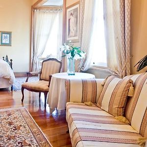 Versailles King Suite